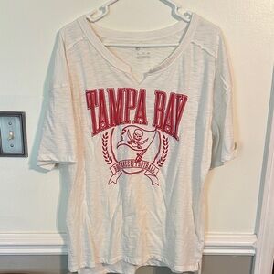 NFL team Tampa Bay Graphic Women's Short‎ Sleeve Tee - White size XL